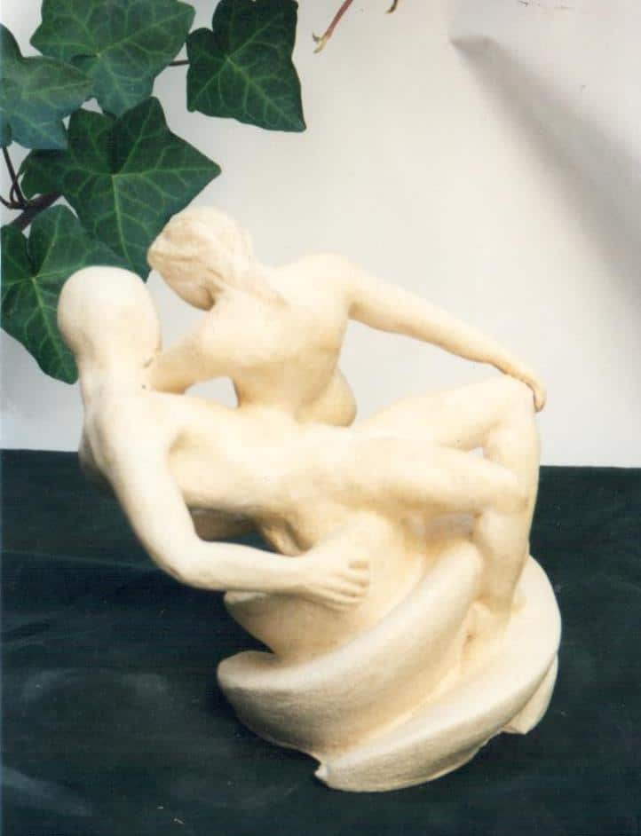 Une oeuvre qui me surprend encore aujpurd'hui   réalisée en 1997 en terre cuite - Cécile Déléage Romhein - Coll. Privée