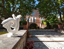"Cycles" 2018 -lors d'une exposition au Château Vignelaure - Rians