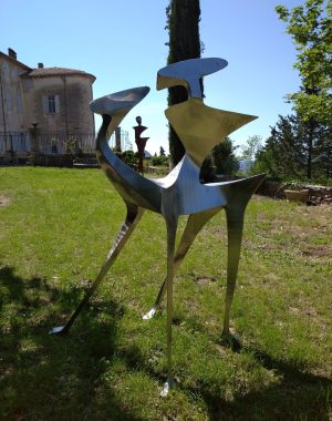 Sculpture contemporaine pour jardin Inox en exposition dans le parc du Château d'Esparron