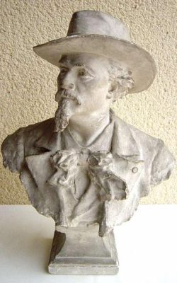 Buste en terre cuite réalisé par le sculpteur Félix Charpetier qui m'a servi de modèle avec les photos du poète pour le travail
