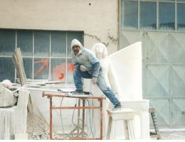 Lors de la réalisation de la fontaine pour la ville de Brusque en Aveyron - 2002